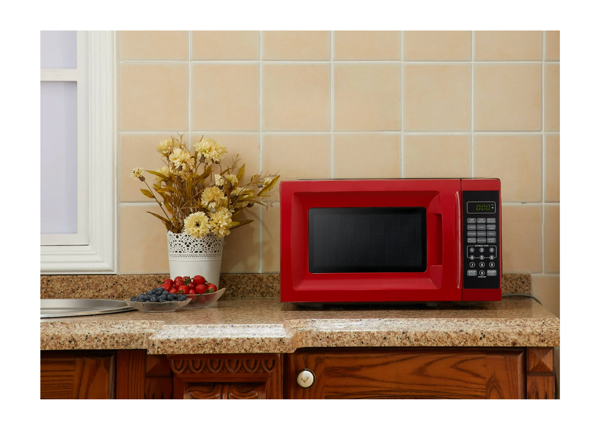 Mainstays 0.7 Cu ft Countertop Microwave Oven 700 watts RED
