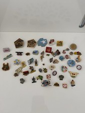 Lot 53 Pins Vintage Anciens Automobile Moto Sport Publicitaires Collection