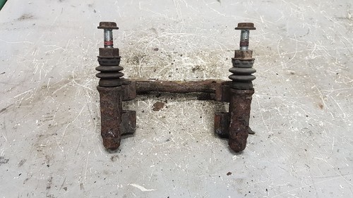 Bremssattelträger Sattelhalter Hinten 245x10 VW 3 B Passat Variant 1.9 TDI