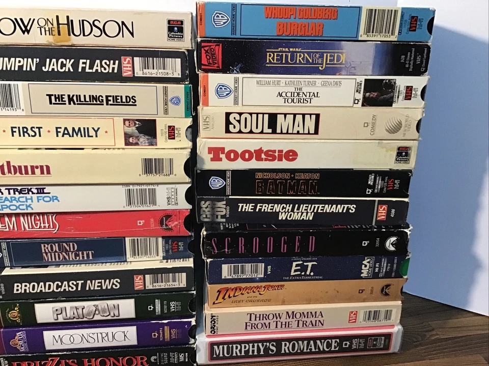 Лот из 36 фильмов 1980-х Mainstream ET Batman Tootsie Platoon Soul Man Индиана Джон - Изображение 4 из 4