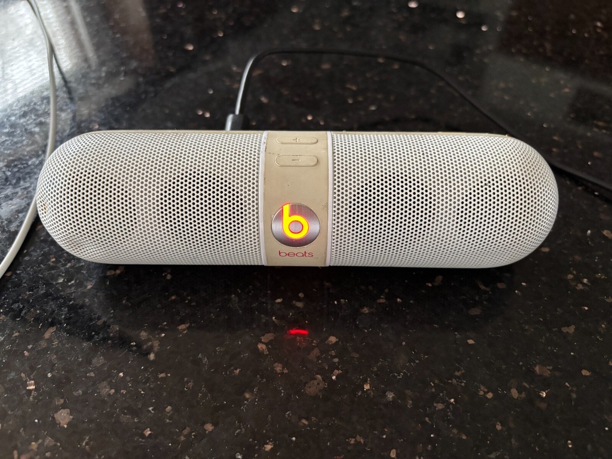 Beats by Dr. Dre B0513 Beats Pill 2.0 Speaker - White for Beats by Dr. Dre B0513 Beats Pill 2.0 Speaker - White for