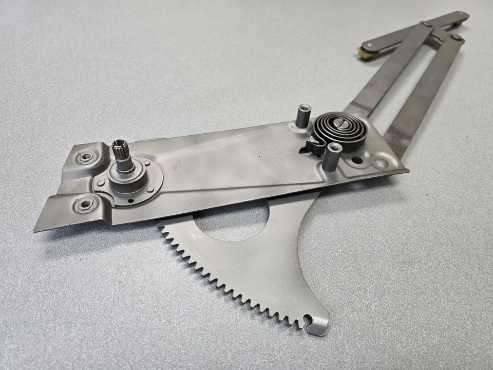 REGULADOR VENTANA MANUAL PUERTA PASAJEROS PORSCHE 911 930 ORIGINAL MUY BONITO 1/71 Foto 2 de 4