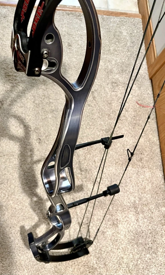 PSE Xpression 40 RH 26-31.5” 50-60 Target Competition Bow Shoot Through Riser - Image 4 of 4