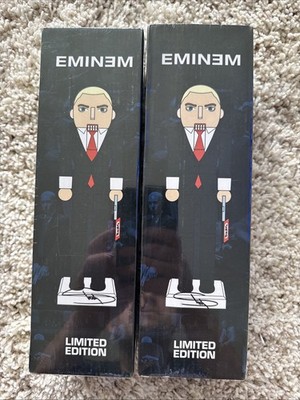 EMINEM 缶バッジ EMINEM ENCORE 20TH ANNIVERSARY NUTCRACKER SIGNED AUTOGRAPHED