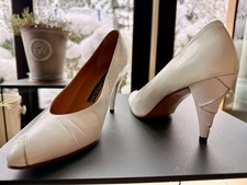 Maude Frizon Paris Winter White Vintage PRISTINE Pumps - Heels. With Box. Size 6
