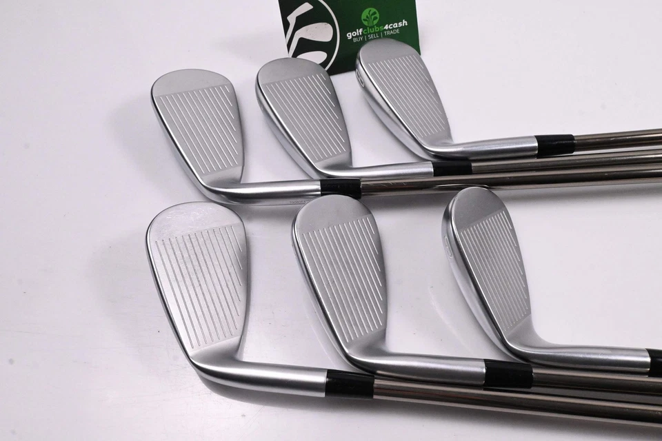 Mizuno JPX 923 Hot Metal Irons / 6-PW+GW / Regular Flex UST Recoil ESX 460 - Image 3 of 4