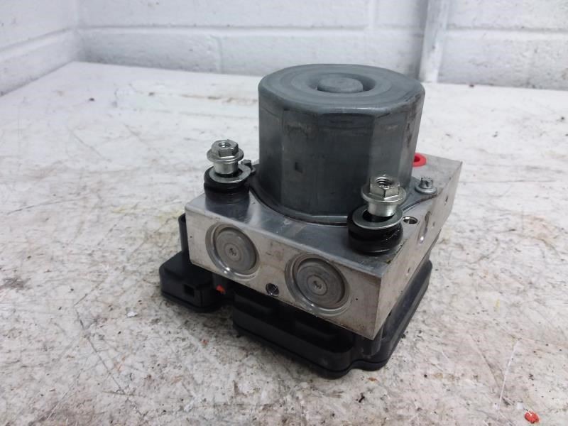Maserati Ghibli 2015 Abs control module P/N 670031589
