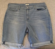 NWOT Women s Levi s Denim Shorts SZ 22W 9 Inseam Pockets Cuffed see info