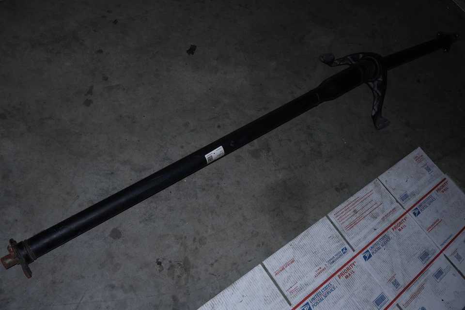 AUDI A3 QUATTRO 2018-2020 - eje de transmisión trasero/eje de hélice 5Q0521101BJ Foto 2 de 4