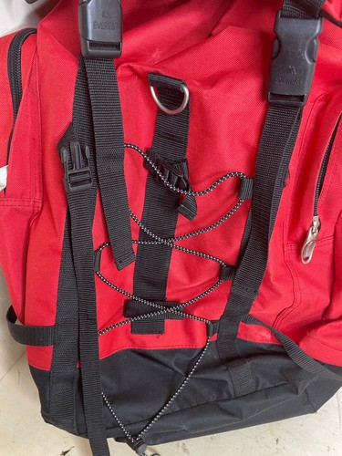 Everest Hiking Ruck Backpack Red Black Zipper Waist Clip - Picture 2 of 13