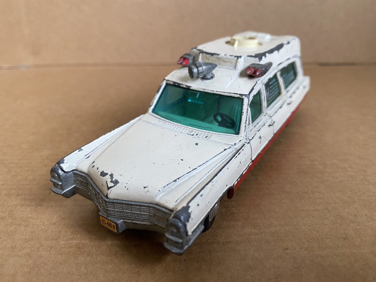 ミニカー Dinky ディンキー キャデラック 救急車 o.288 Superior