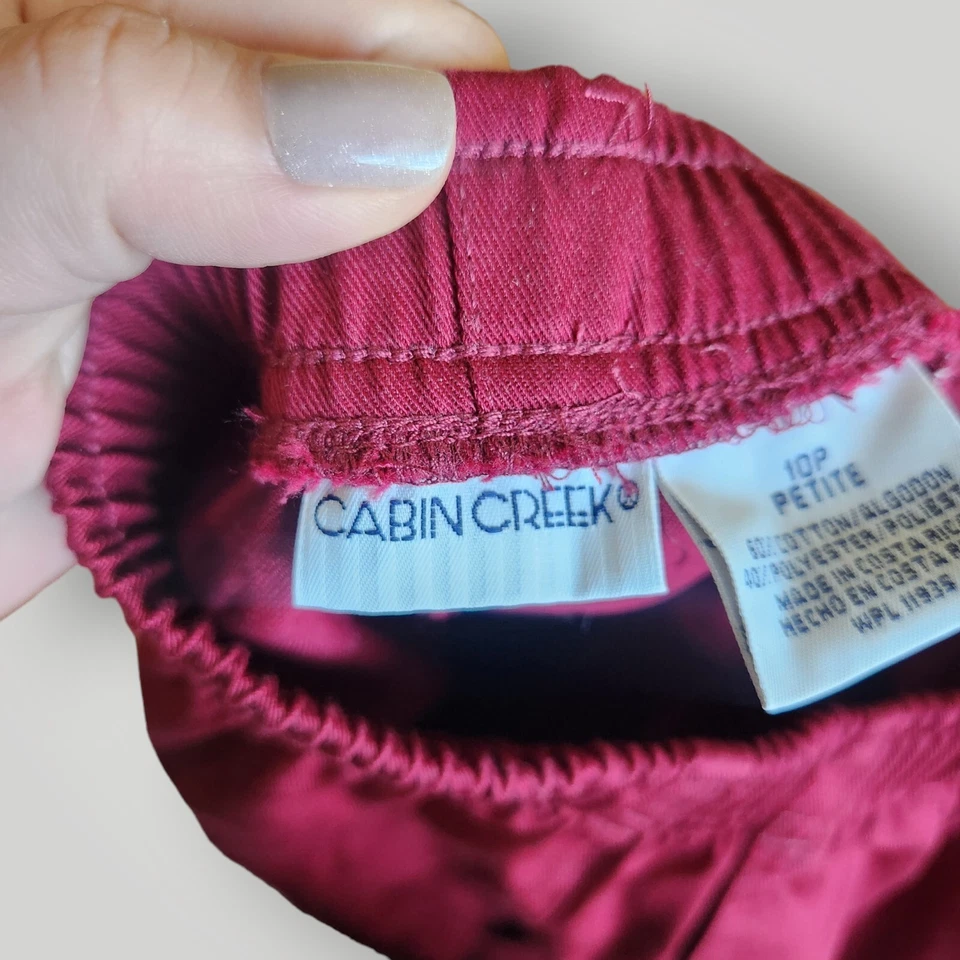 Женские эластичные брюки саржи Cabin Creek 10P бордовые с карманами на талии - Изображение 2 из 4