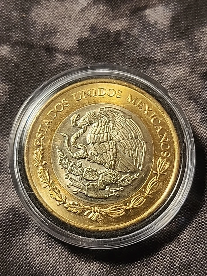 10 pesos coin 2024 Mexico, acrylic case included. Monedas de 10 pesos BRILLANTES - Image 2 of 4