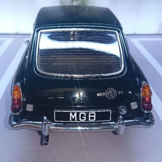 AUTOart 1/18 MGB GT クーペ Mk II 訳あり Junk AUTOart 1/18 MGB GT Coupe Mk II Green Diecast Model Car | eBay