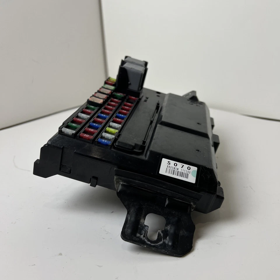 Lexus LS460 2012 relé de fusibles sala de motores caja de conexiones OEM Foto 3 de 4