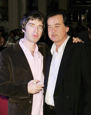 Oasis member Noel Gallagher Led Zeppelin guitarist Jimmy Page atte- Old Photo