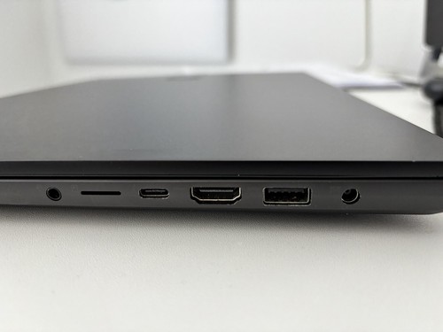 ASUS VivoBook Pro 16X Laptop, 16" WQUXGA 16:10 Display Intel Core i7-12650H - Picture 9 of 11