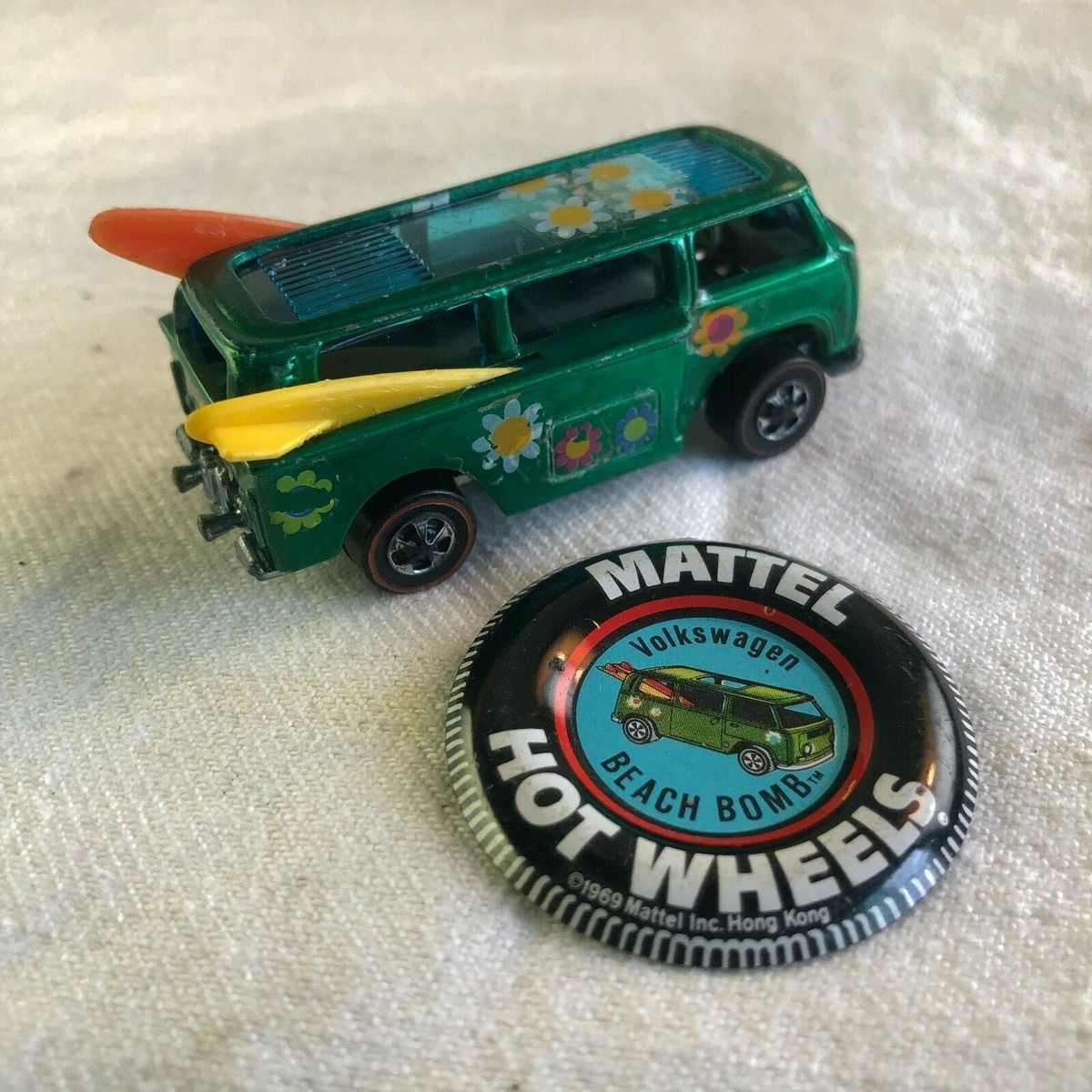 ミニカー HOT WHEELS Volkswagen BEACH BOMB Original 1969 Hot Wheels Redline VW Beach Bomb Green with