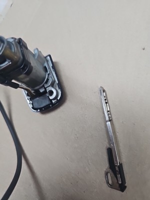 Mercedes Original Left Door Lock w Key W202 W208 W210 A2027601977  