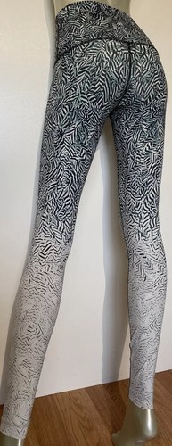 Lululemon Wunder Under HR 28\