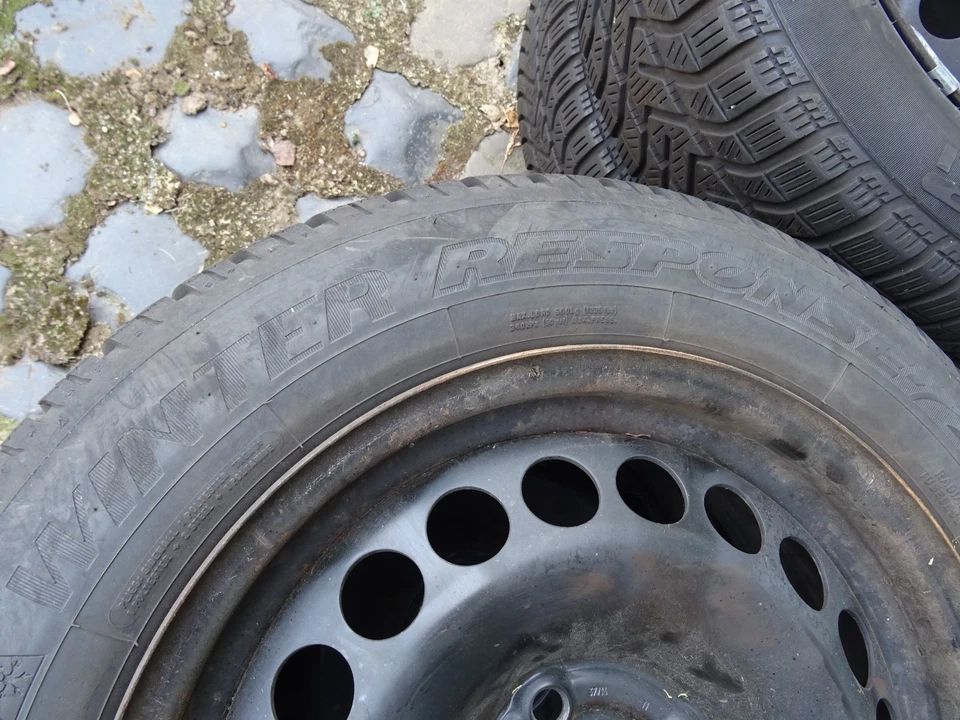 4 Winterräder OPEL - DUNLOP + PIRELLI 185/60R15 M+S auf 6x15 DOT 3016 4,5 - 6 mm - Bild 4 von 4