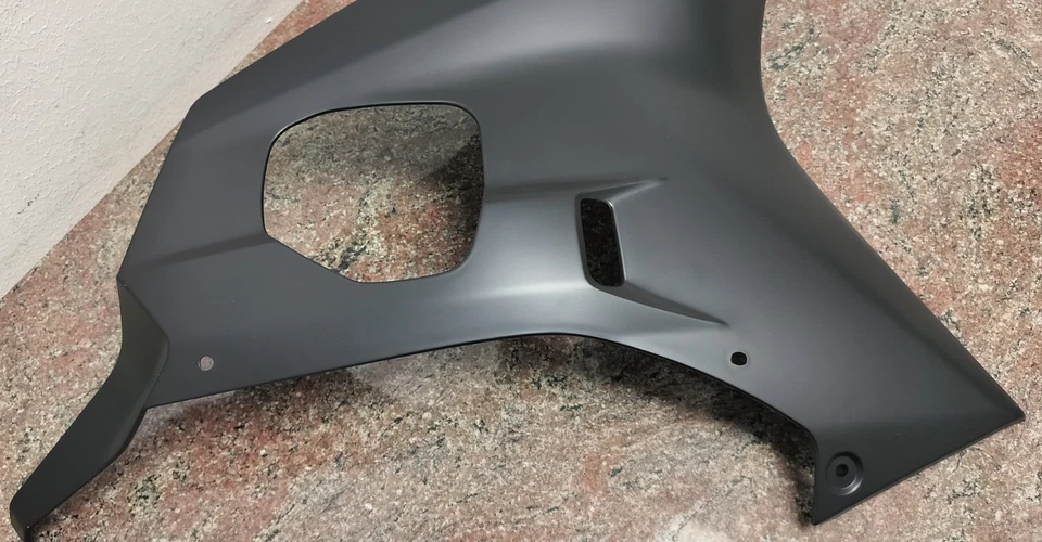 [NUEVO] Carenado medio superior derecho Yamaha YZF-R6 2017-2022 | recambio BN6-2835V-00 Foto 3 de 4