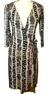 Gorgeous Diane von Furstenberg Silk Jersey Snakeskin Animal Wrap Dress Size 0 XS