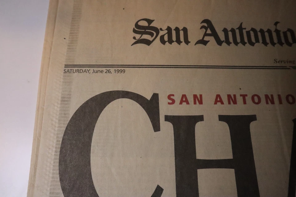 CAMPEONATO DE LA NBA, JUN 1999 ¡CAMPEONES DE SAN ANTONIO SPURS! PERIÓDICO, ROBINSON/DUNCAN Foto 2 de 3