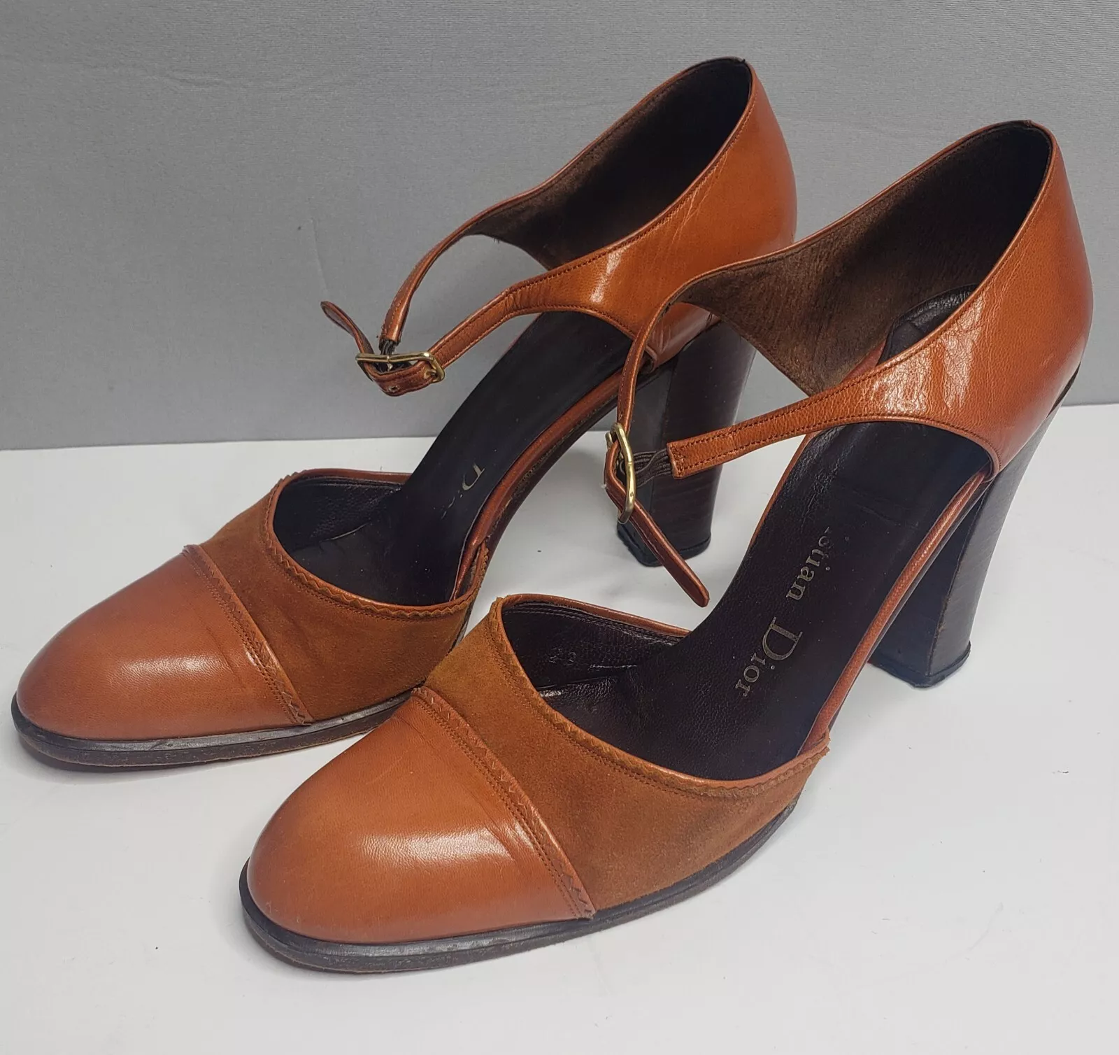 Pompe à talon Christian Dior marron mary jane chaussure, taille 7 ?   Cuir, daim, vintage saks 5