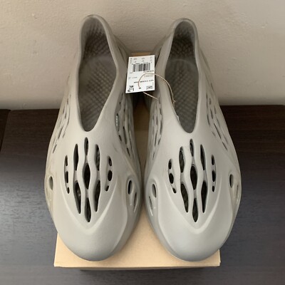 YEEZY FORMRUNNER size28.5 箱無し $_12.JPG?set_id=880000500F