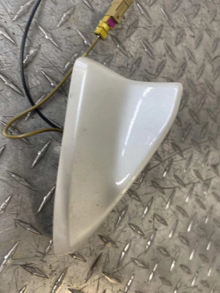 Conjunto de antena Cadillac DTS 2009-2011 blanco probado OEM 09 10 11 Foto 3 de 4