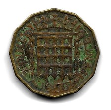 2330 1960 UK Elizabeth II Three Pence Dodecagonal Coin KM#900
