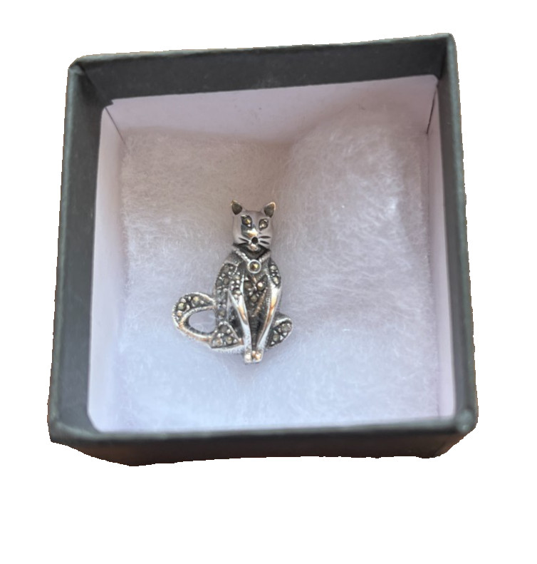 Cat Brooch Pin Marcasite 925 Sterling, Vintage 3.8 Grams Functional Safety Catch