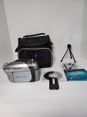 Sony DCR-DVD203 NTSC 12x Mega Pixel Zeiss Camcorder Handycam Camera Untested