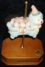 PORCELAIN CAROUSEL COLLECTION 2ND EDITION LAMB MUSIC BOX PLAYS ITS A SMALL WORLD