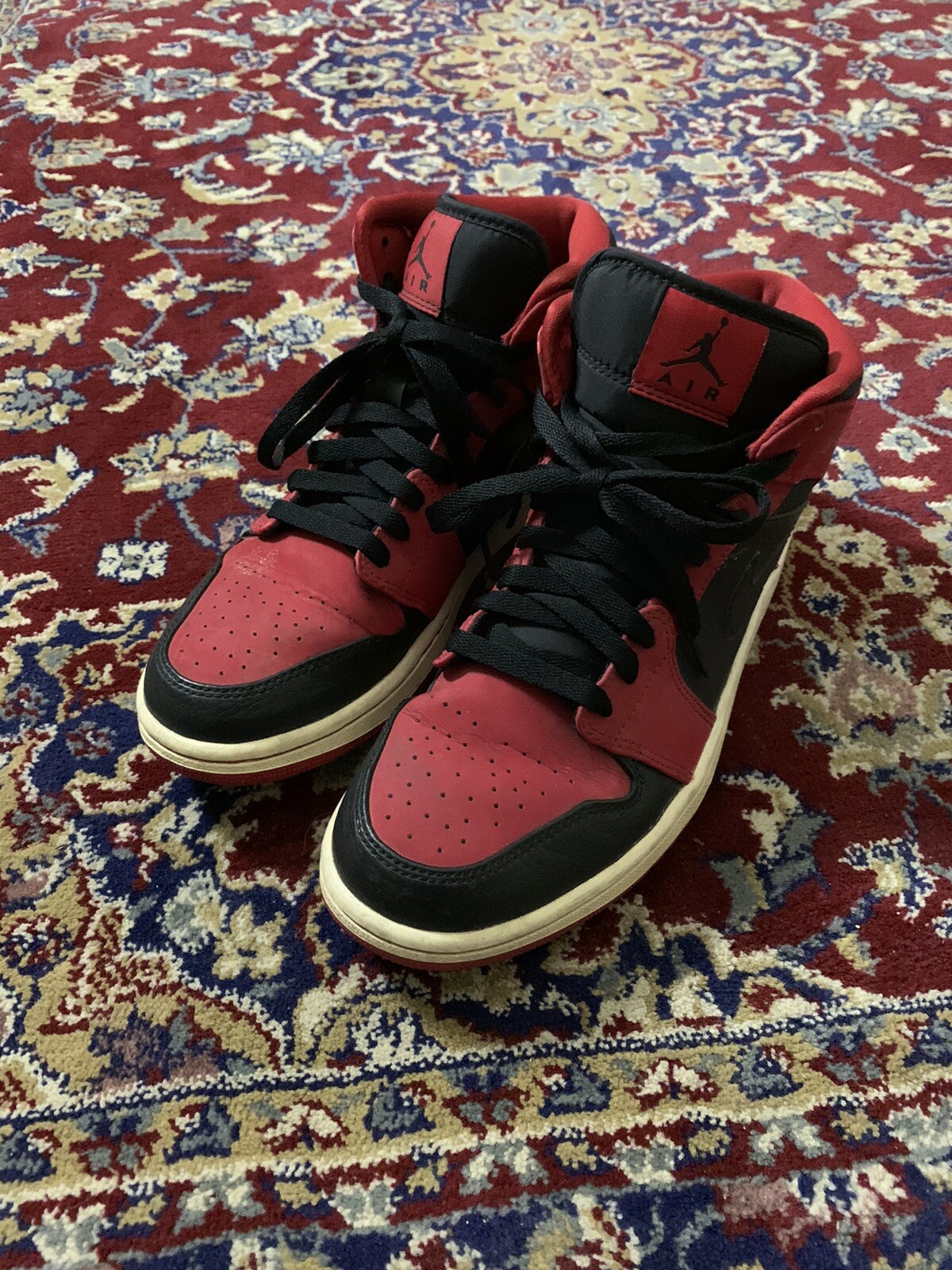 bred toe jordan 1 mid