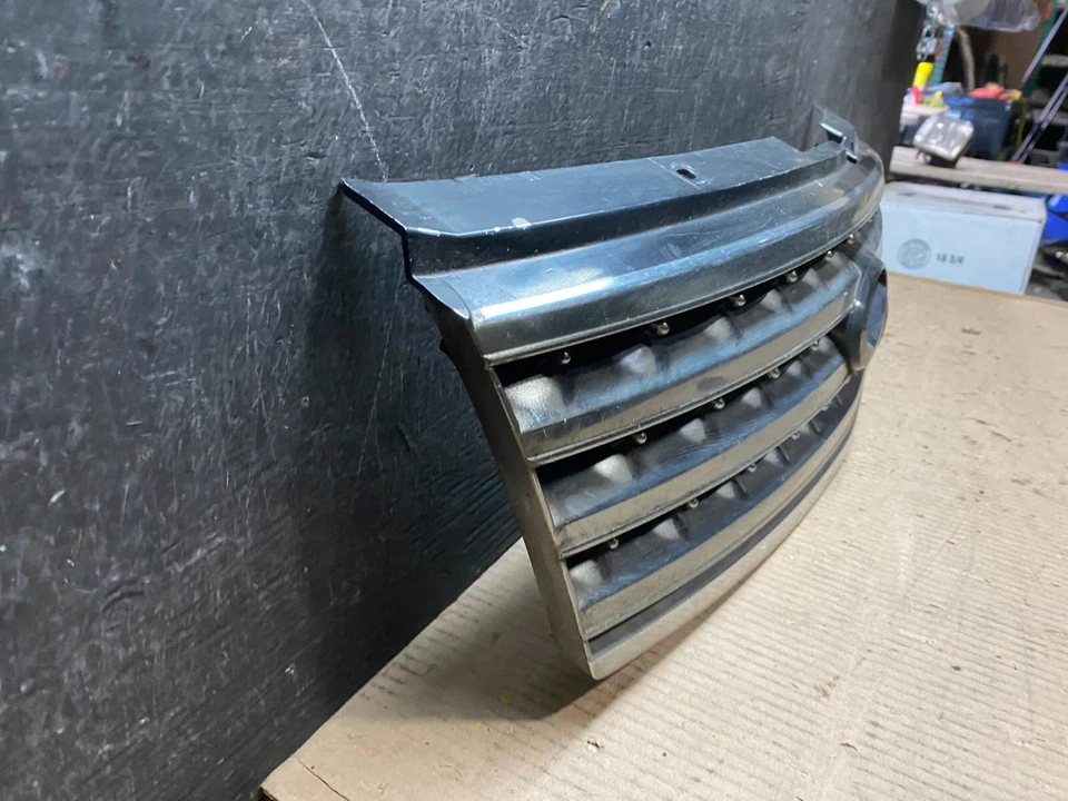 Parrilla de parachoques superior delantera Infiniti M35 2006 2007 62310-EG600 H6790 PS Foto 3 de 4