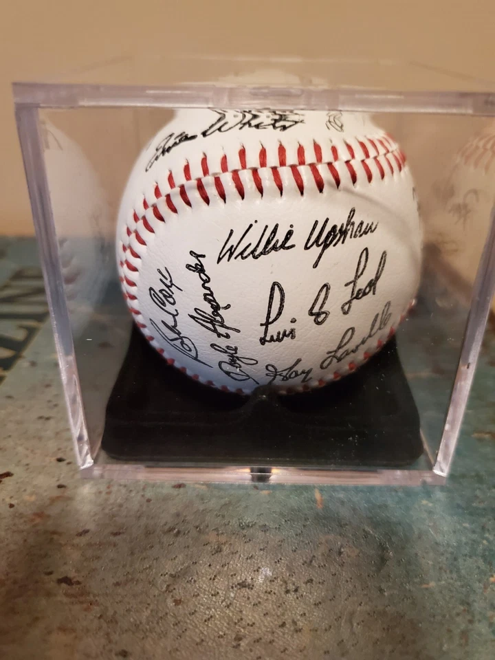 Toronto Blue Jays 1985 Baseball Facsimile Signed by 24 players - Image 3 of 4