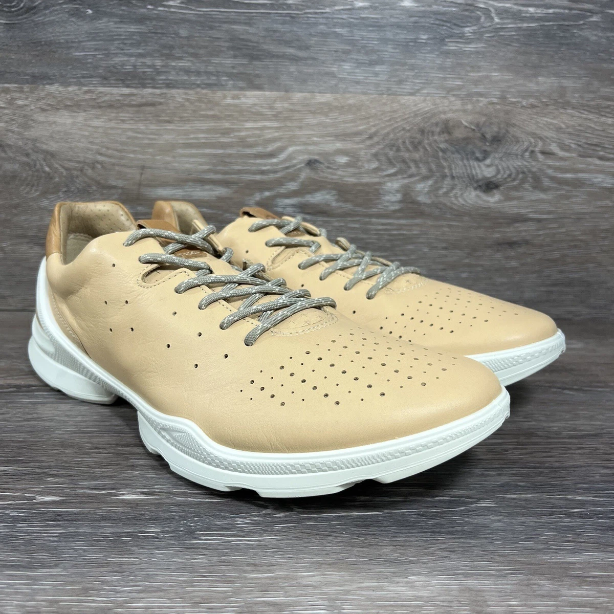 Ecco biom street review deals