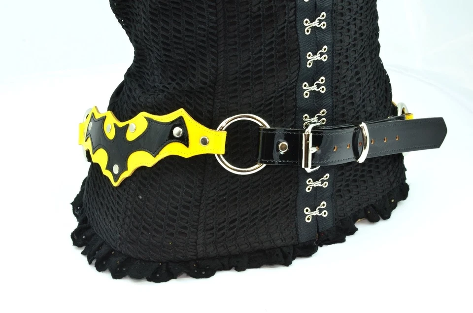 CINTURÓN MURCIÉLAGO AMARILLO ANILLO MURCIÉLAGO ESLABÓN GÓTICO PUNK RAVE CINTURÓN HECHO A MANO EN EE. UU. Foto 4 de 4