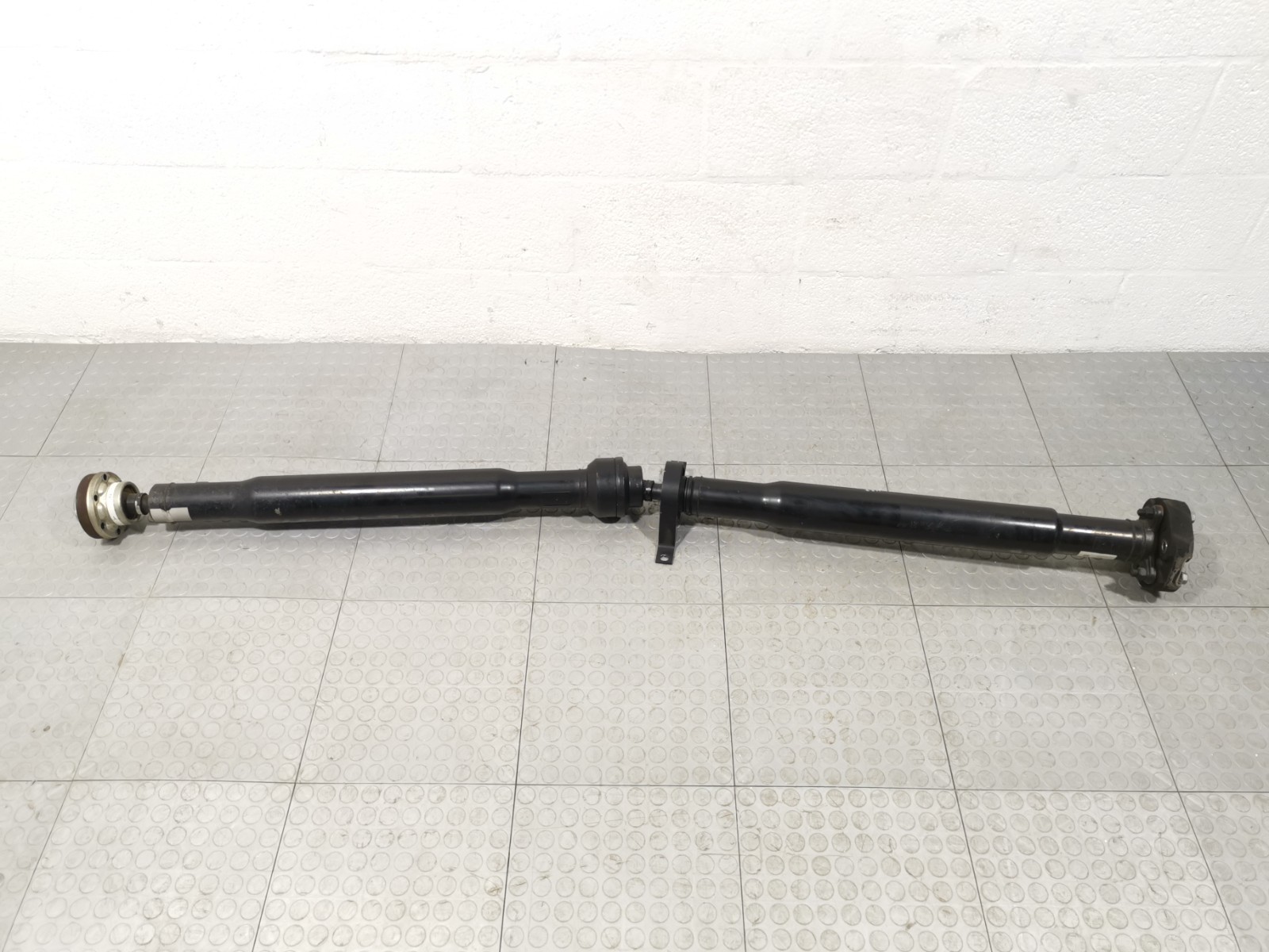 Maserati Ghibli 2016 RWD Auto 3.0 Rear Drive Shaft Prop Propeller Axle OEM