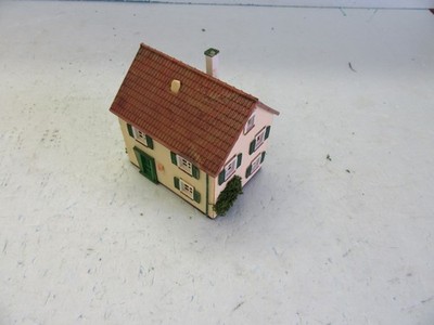 HO -  Faller  Family Home 3''x3''x2.5''