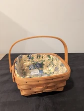 1999 Longaberger Med Berry Basket, rotating handle, liner