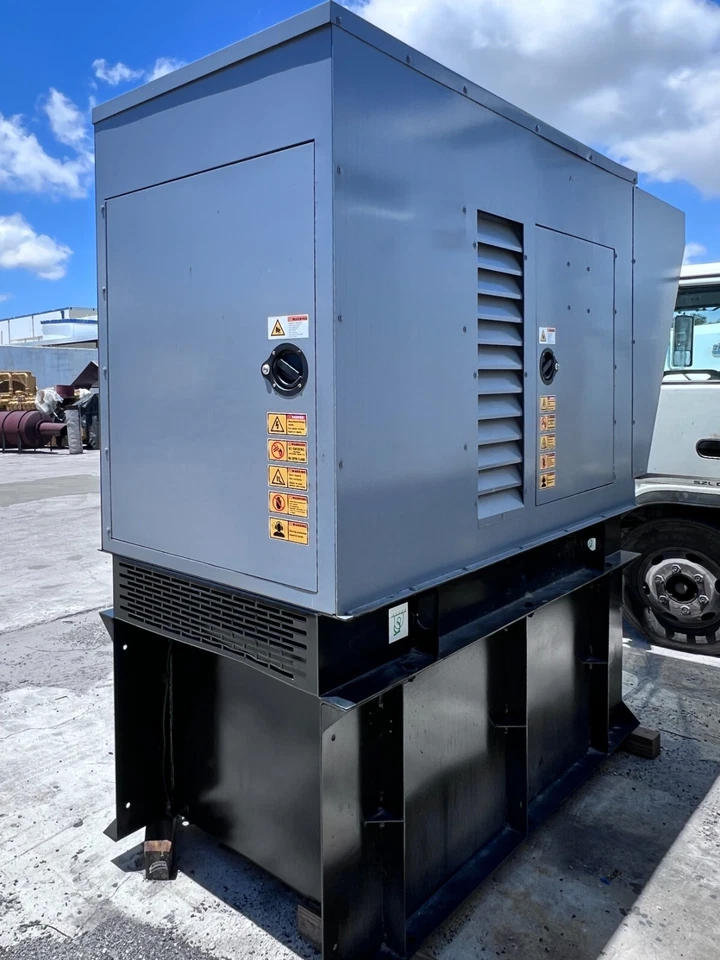 Gerador diesel trifásico Magnatek John Deere RDS 500 40kw - Imagem 3 de 4