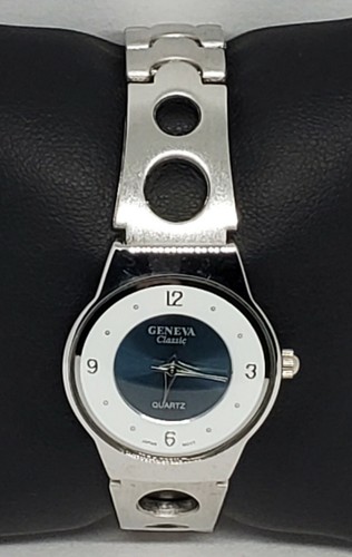 Ladies Geneva Classic Silver Tone Link Bracelet Analog Watch B5 - Picture 4 of 9