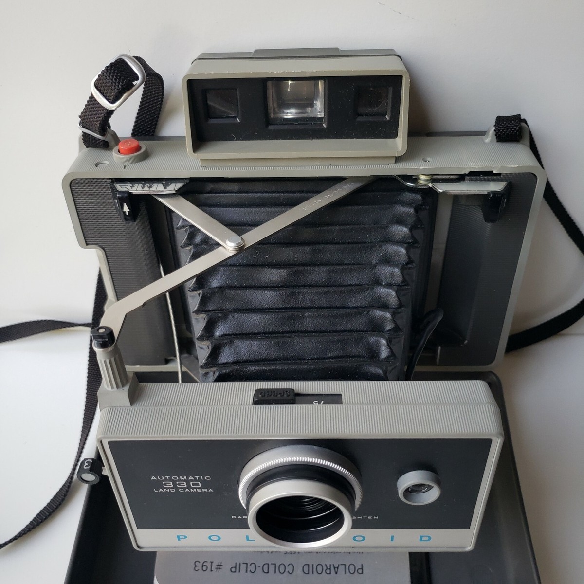 Polaroid AUTMATIC320LAND CAMERA ビンテージ品 Vintage Polaroid Automatic 320 Land Camera w/ Flash & Case