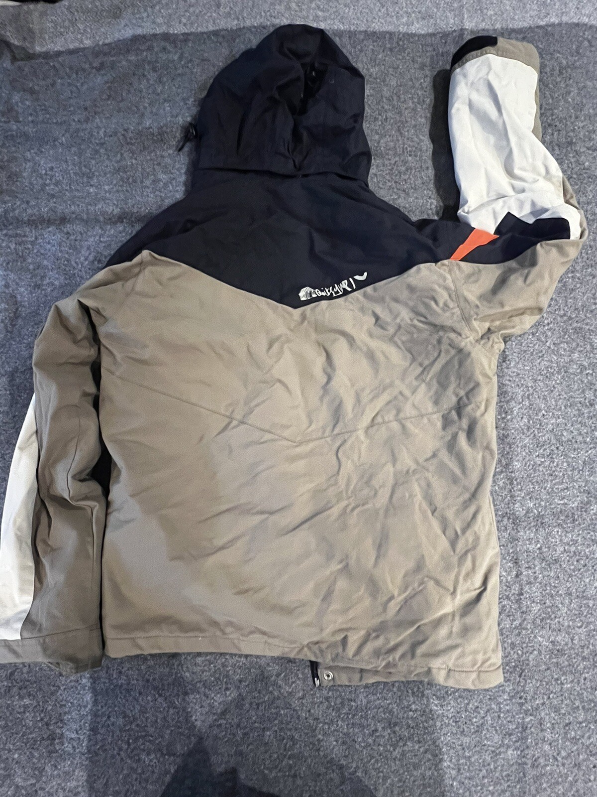 Good condition Boys Youth Quiksilver Ski Jacket size 16 Sage green