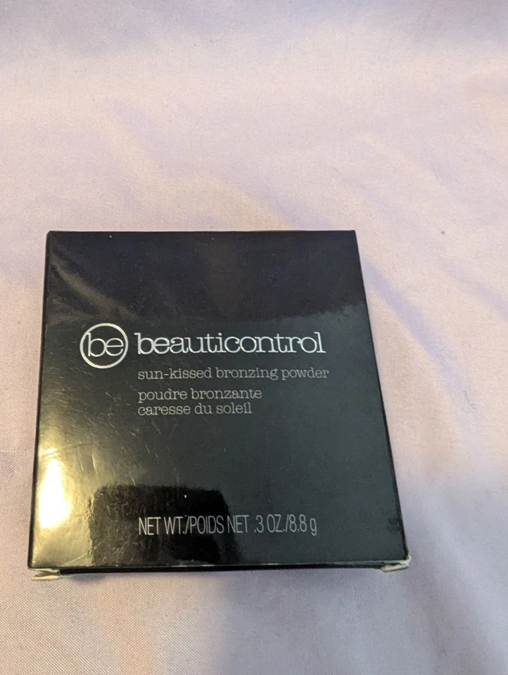 Beauticontrol Sun-Kissed Bronzing Powder Compact For Radiant Glow - Image 3 of 3
