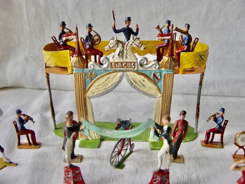 Wollner Wien 3,5 - 4 cm große Halbplastische Zirkus Figurengruppe - Bild 6 von 14