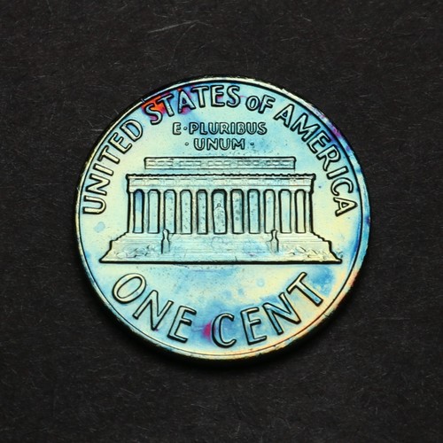 1969-D Toned Lincoln Memorial Cent Penny with Bubble Rainbow Toning (7-82) - Picture 2 of 2